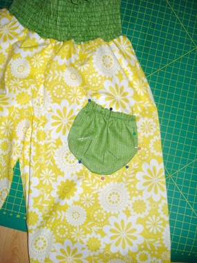 sewing tutorial: how to make an easy scallop pants for kids